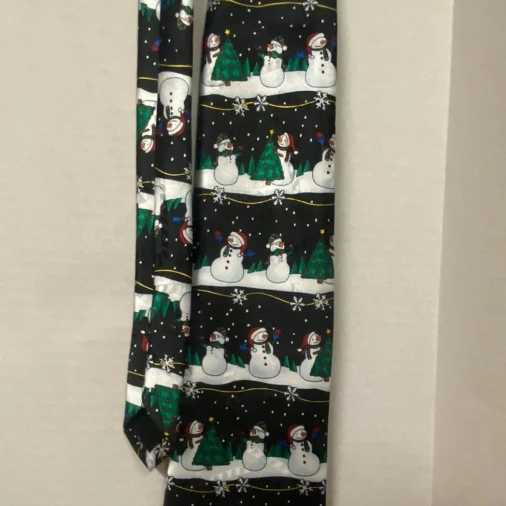 Hallmark charming tie